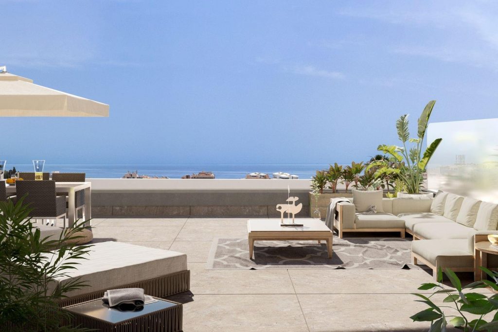 Exclusive promotion of 38 luxury homes with 2 and 3 bedrooms in a private urbanization with swimming pool and gardens, with sea views and terraces facing South
